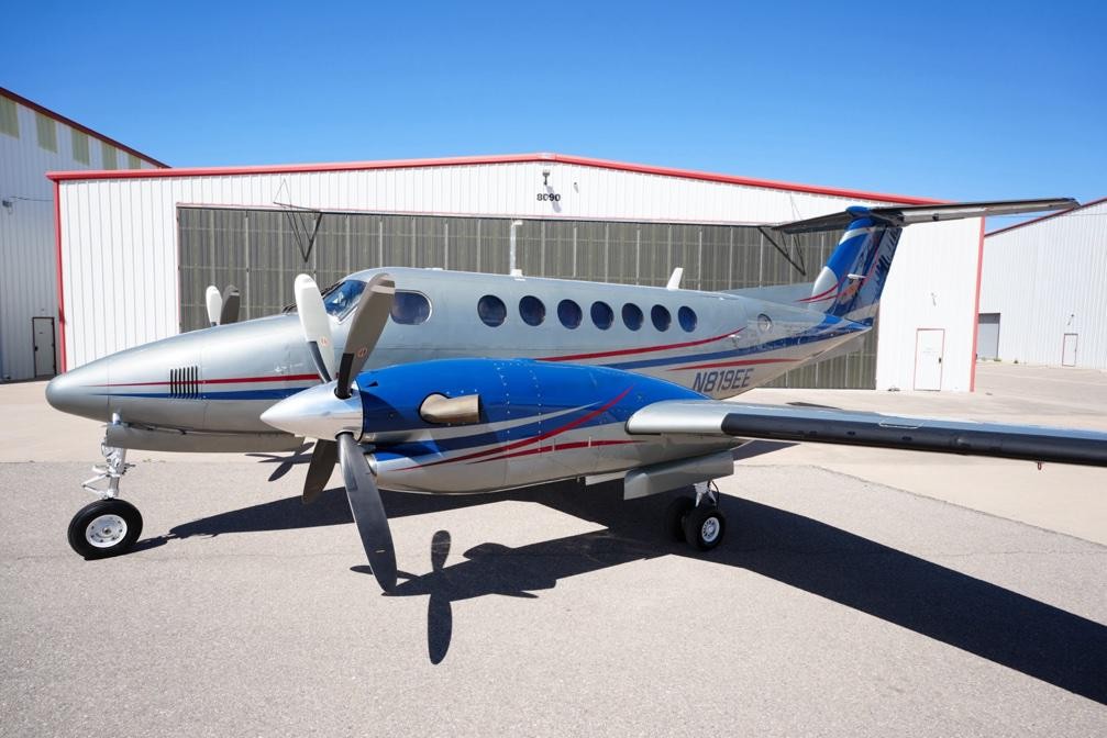 1998 Beech King Air 350 — photo 2