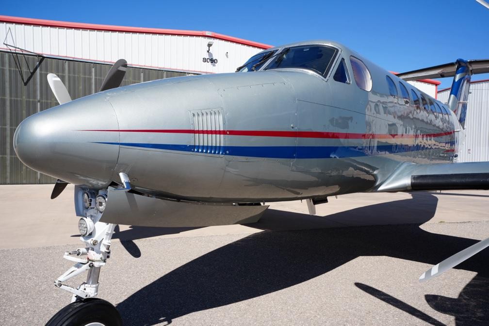 1998 Beech King Air 350 — photo 3