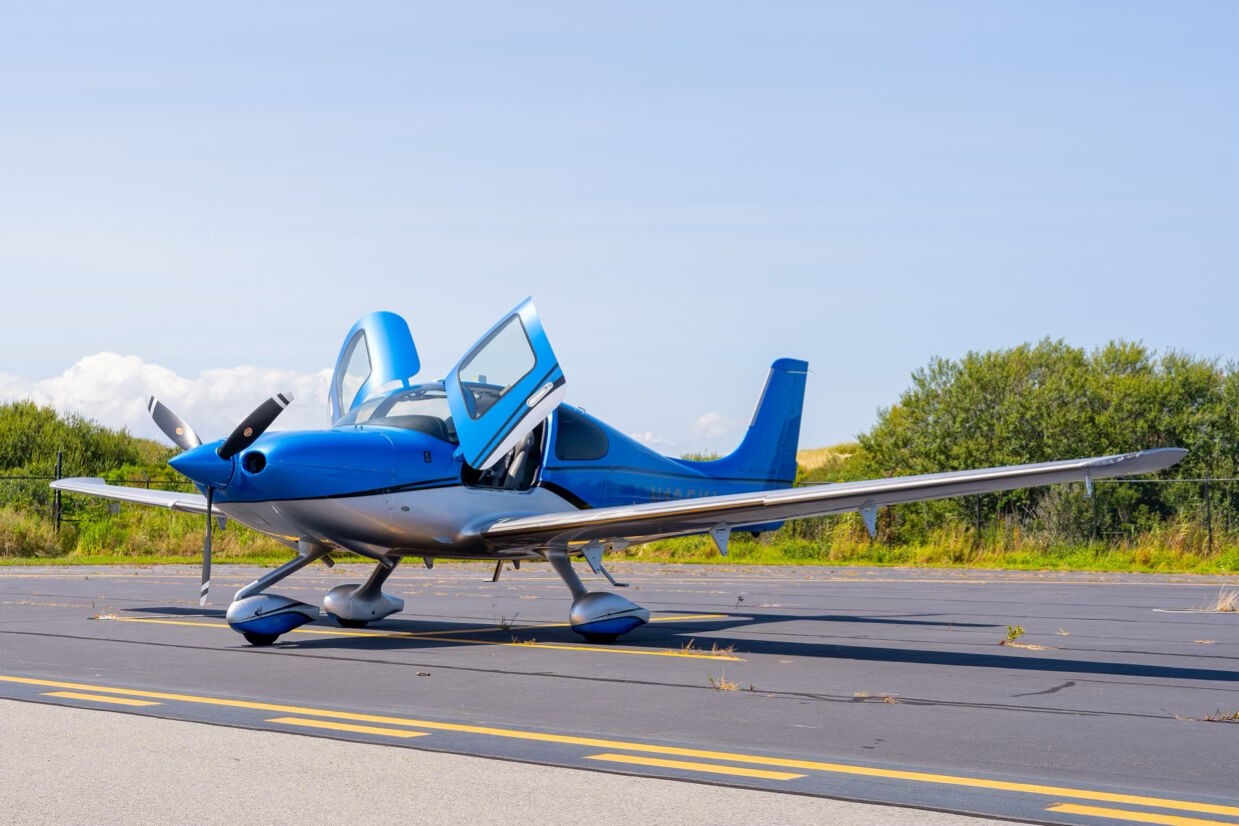 2017 Cirrus SR22-G6 — photo 2