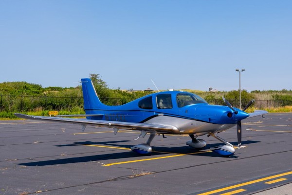 2017 Cirrus SR22-G6 — photo 5