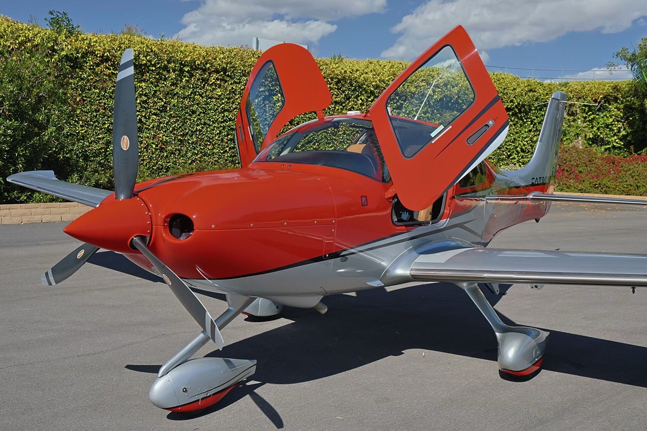 2019 Cirrus SR22-G6 — photo 2
