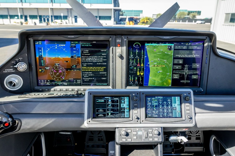 2025 Cirrus SR22T-G7 + GTS (N742CF), photo 17