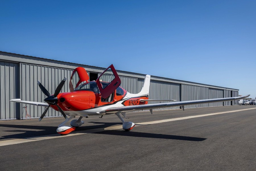 2025 Cirrus SR22T-G7 + GTS (N742CF), photo 2