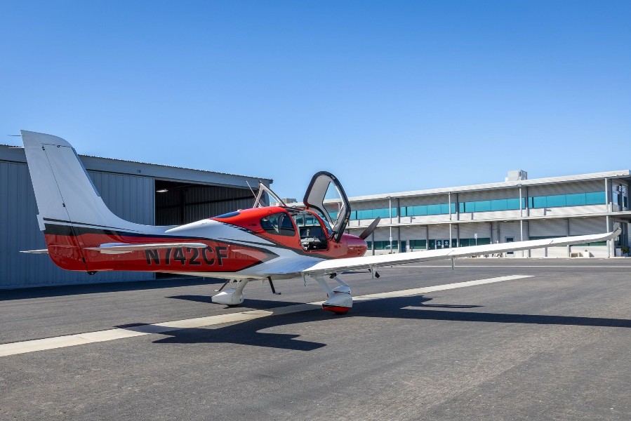 2025 Cirrus SR22T-G7 + GTS (N742CF), photo 7