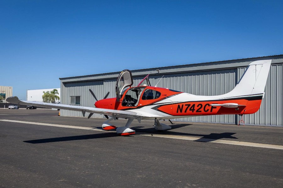 2025 Cirrus SR22T-G7 + GTS (N742CF), photo 9