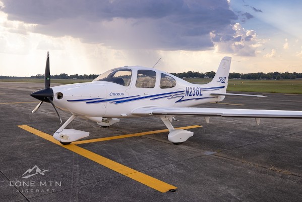2004 Cirrus SR22 — photo 1