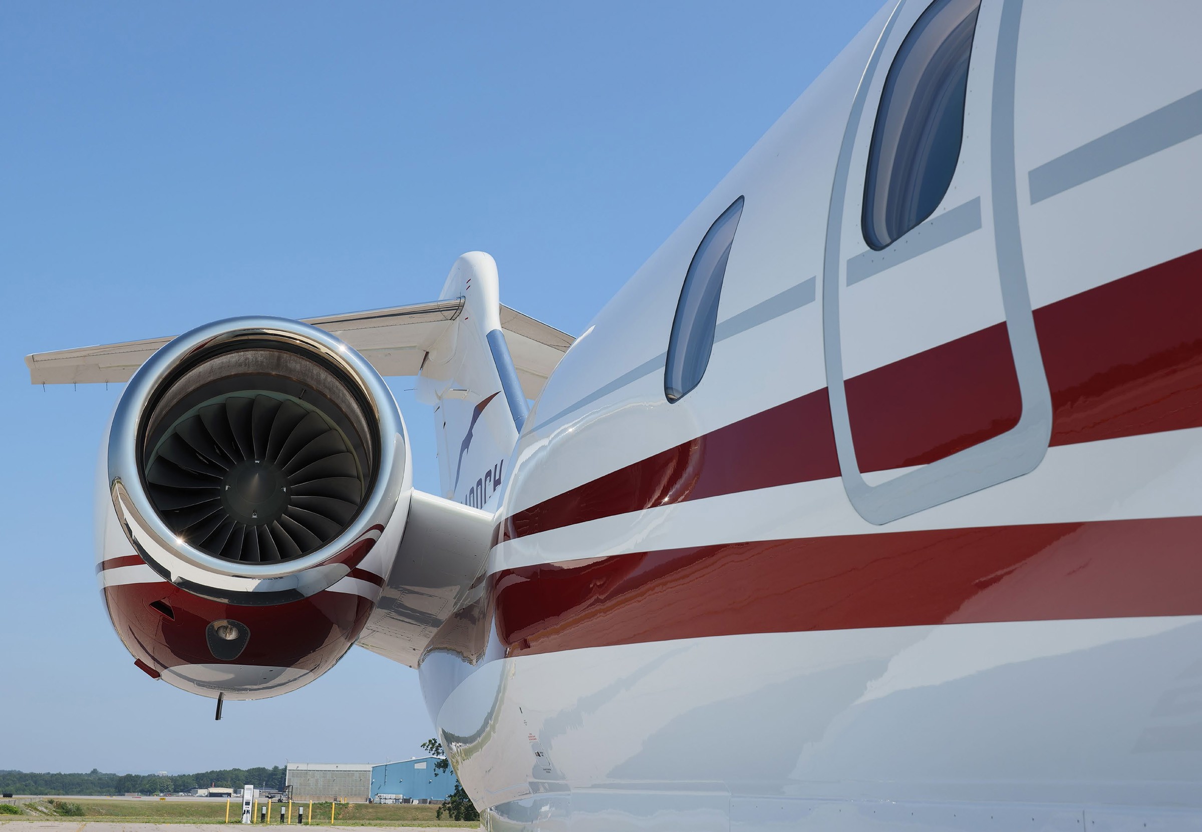 2005 Bombardier Challenger 300 — photo 3