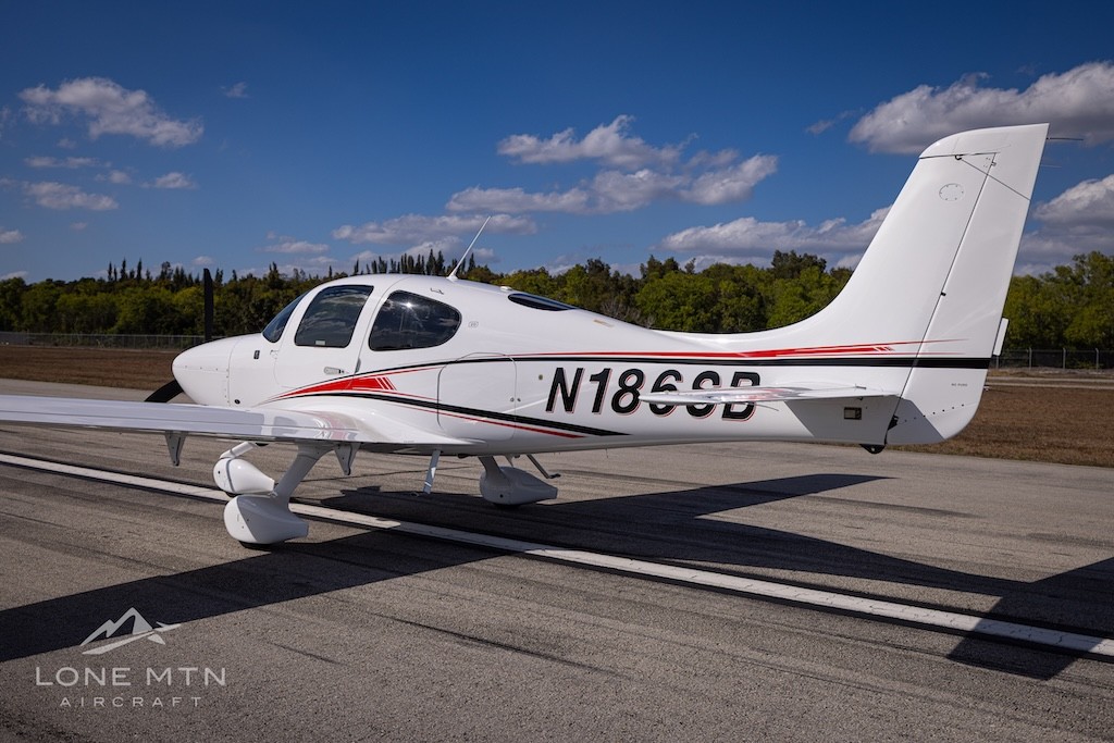 2022 Cirrus SR20 — photo 3