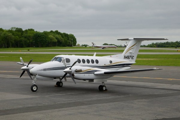 2001 Beech King Air B200 — photo 1