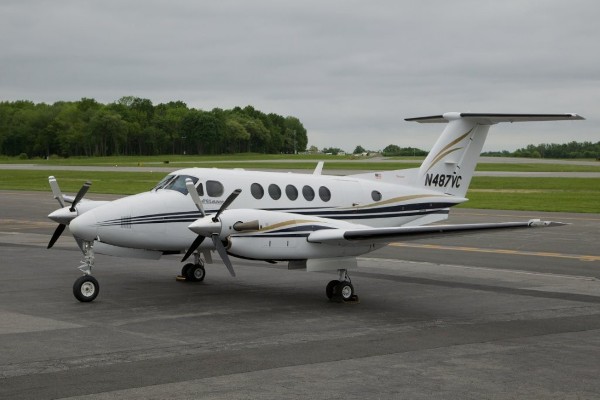2001 Beech King Air B200 — photo 2