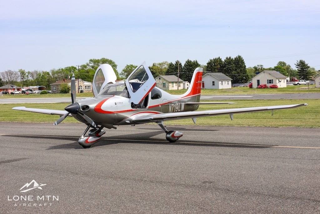 2003 Cirrus SR22 — photo 2