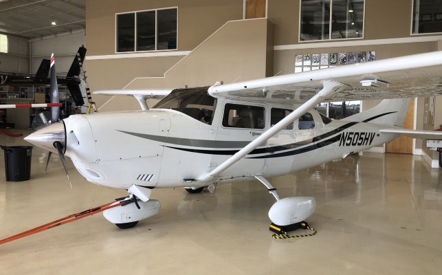 2000 Cessna 206H — photo 1