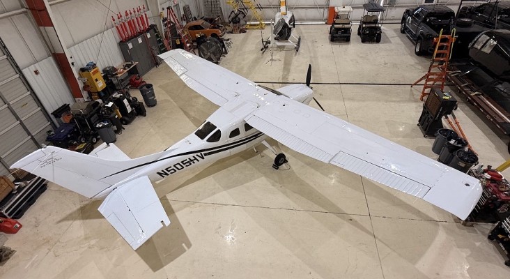 2000 Cessna 206H — photo 2