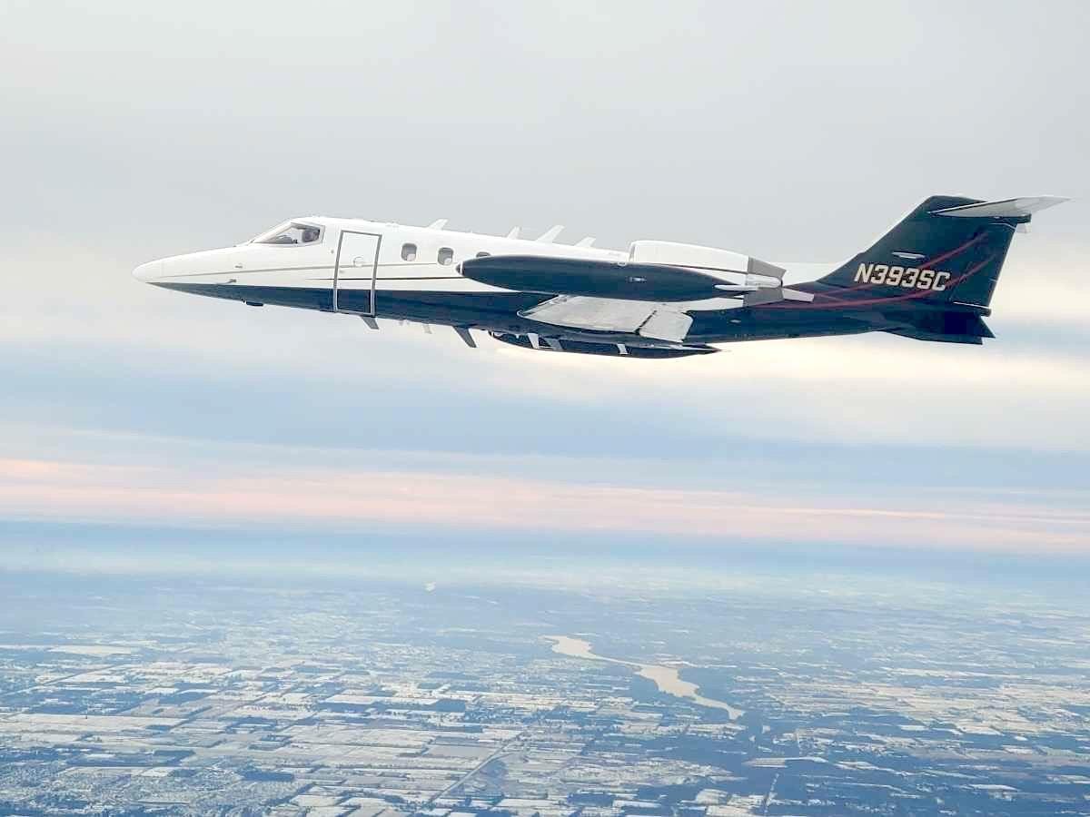 1989 Learjet 35 — photo 2