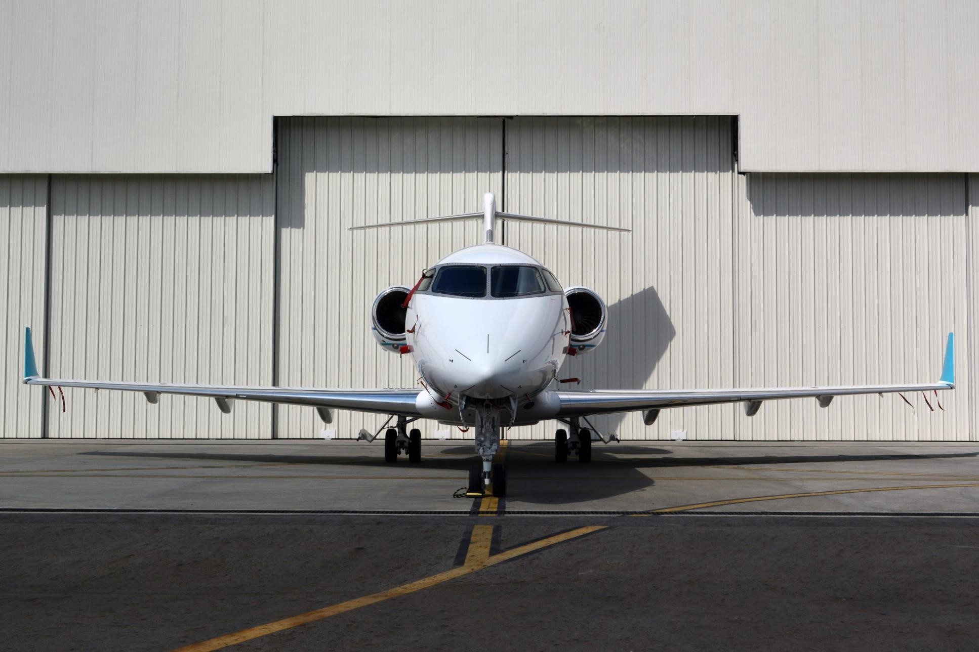 2012 Bombardier Challenger 300 — photo 4