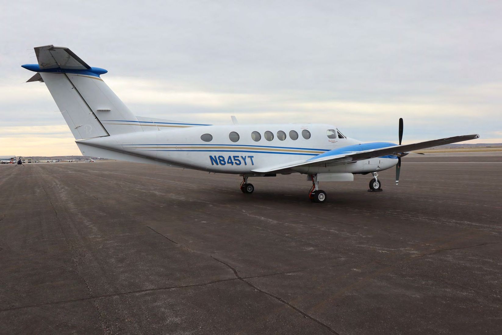 2010 Beech King Air B200 — photo 2