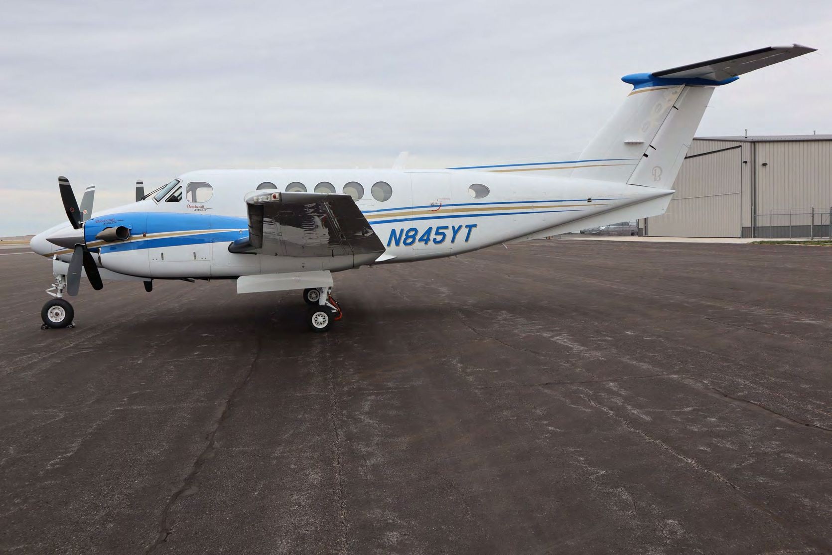 2010 Beech King Air B200 — photo 3