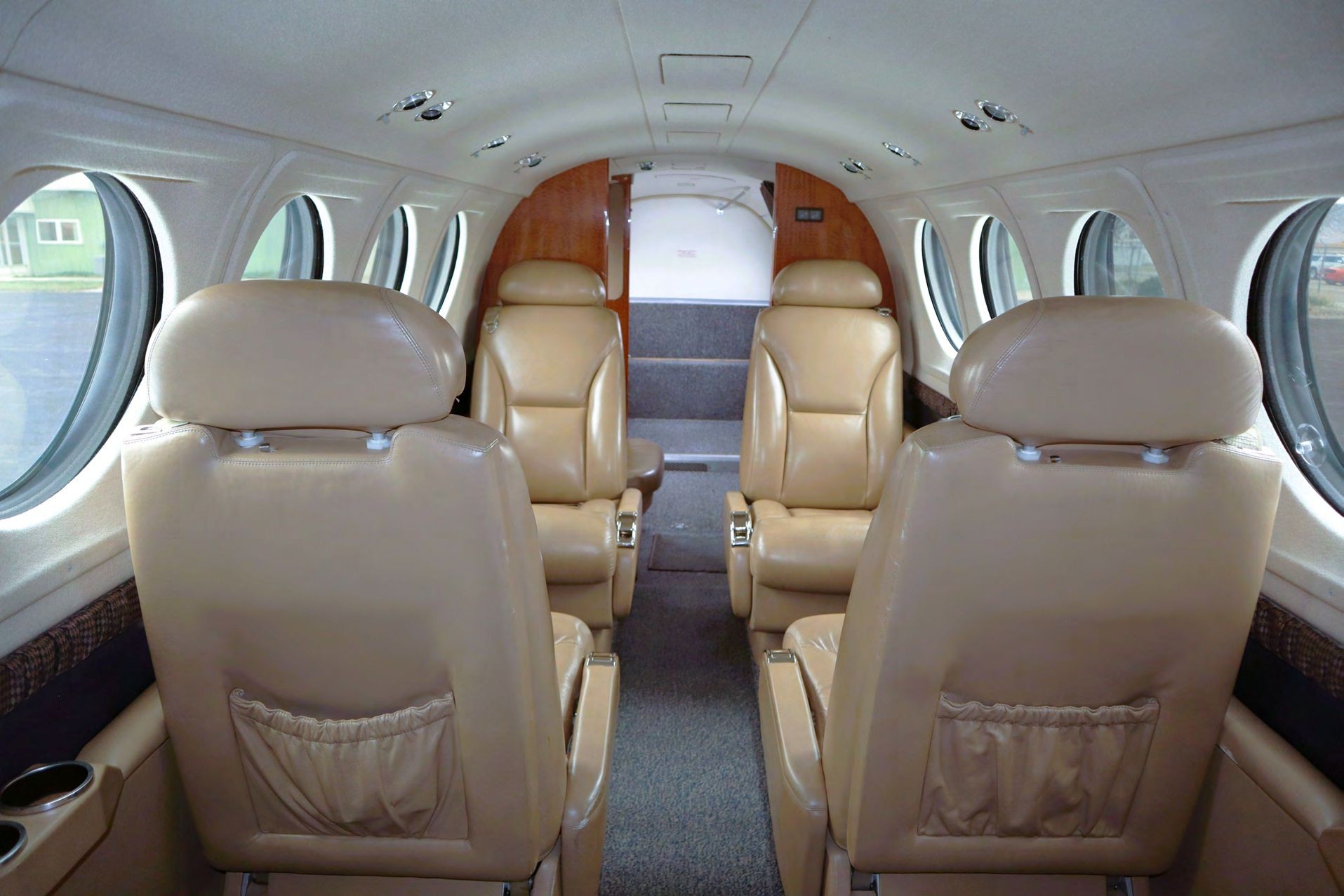 2010 Beech King Air B200 — photo 5