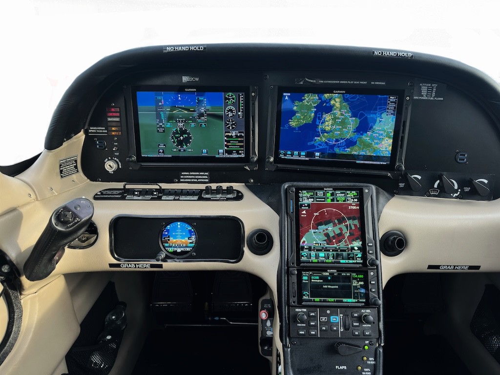 2004 Cirrus SR22-G2 — photo 3