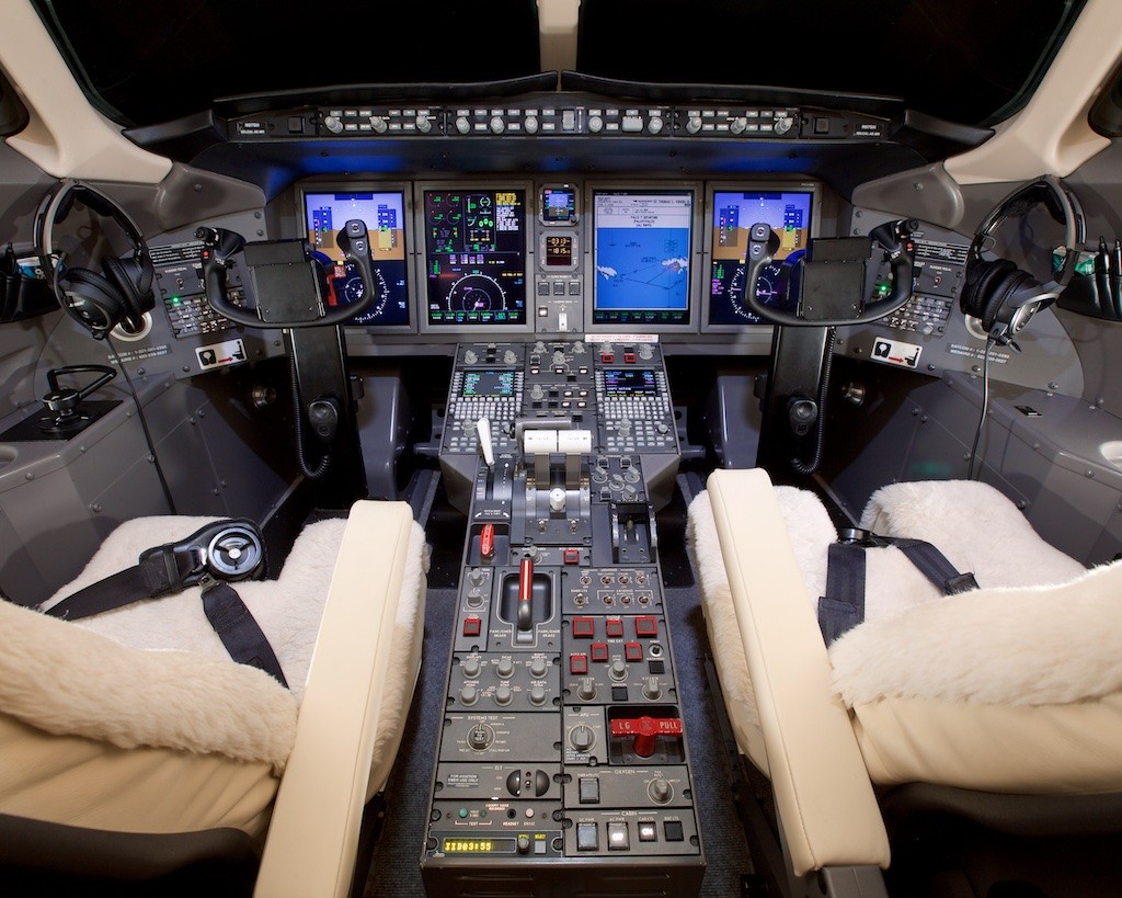 2013 Bombardier Challenger 300 5