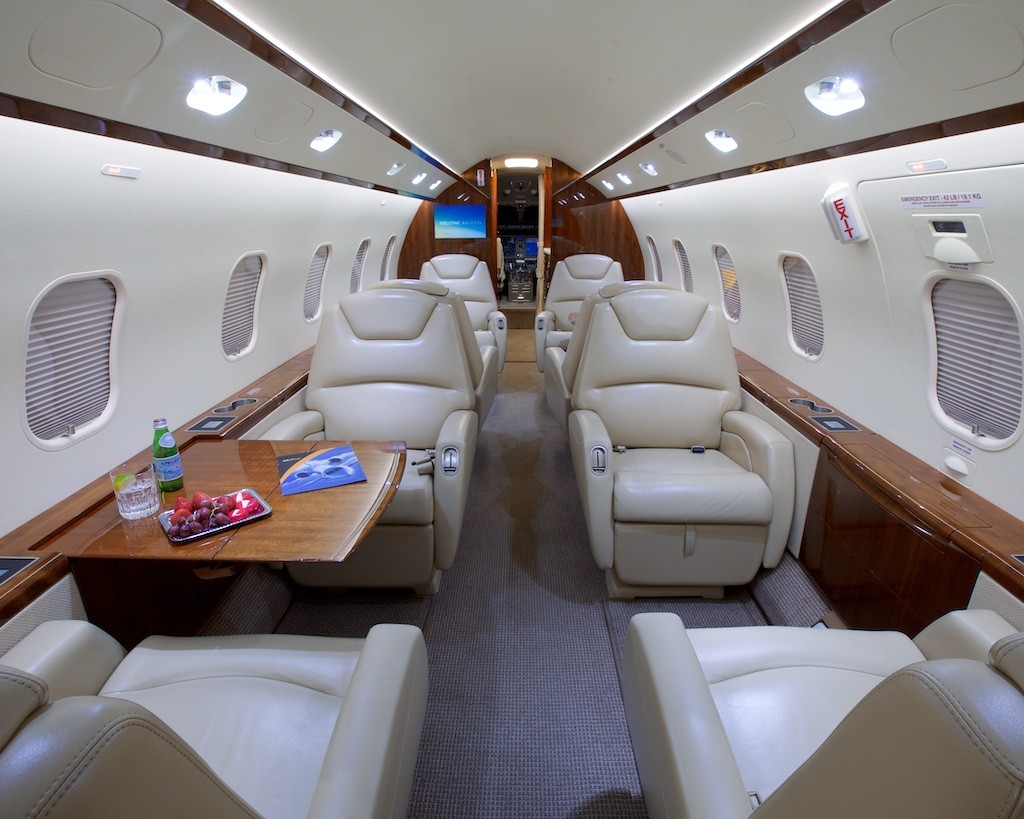2013 Bombardier Challenger 300 3
