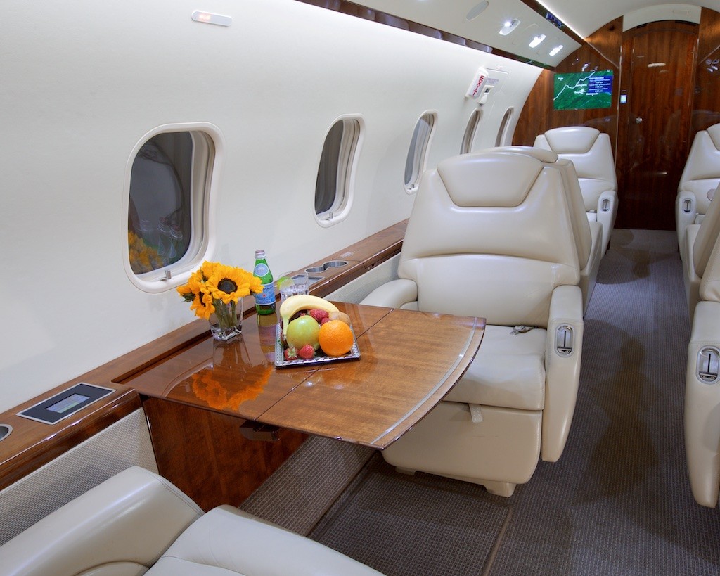 2013 Bombardier Challenger 300 4