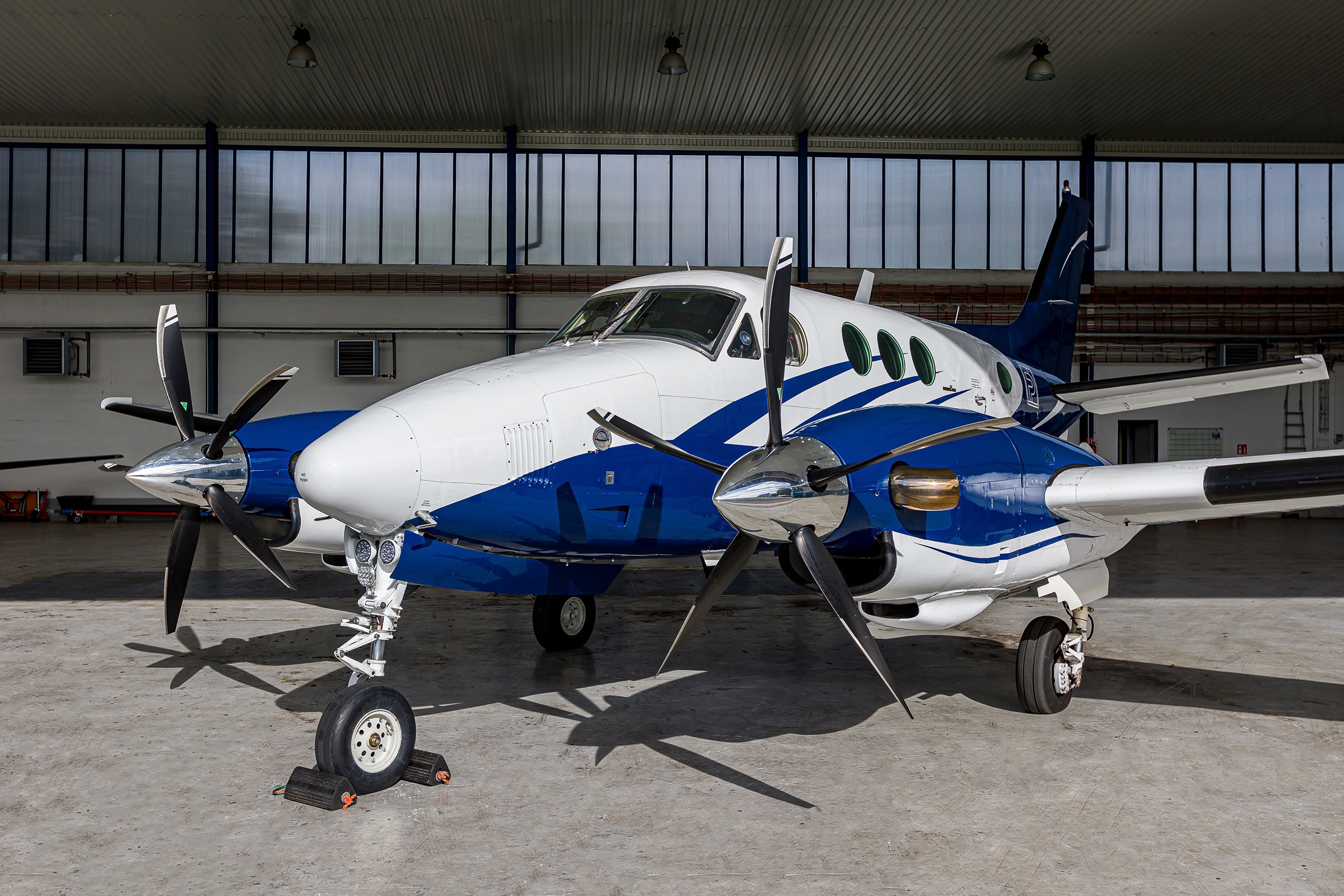 1979 Beech King Air C90 — photo 2