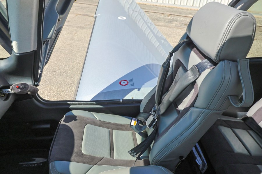 2023 Cirrus SR22T-G6 GTS (N39JS), photo 8