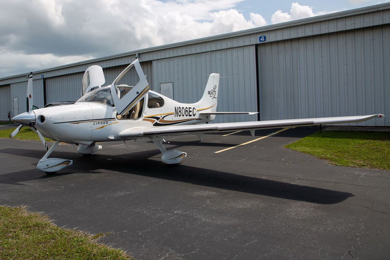 2004 Cirrus SR22-G2 — photo 2