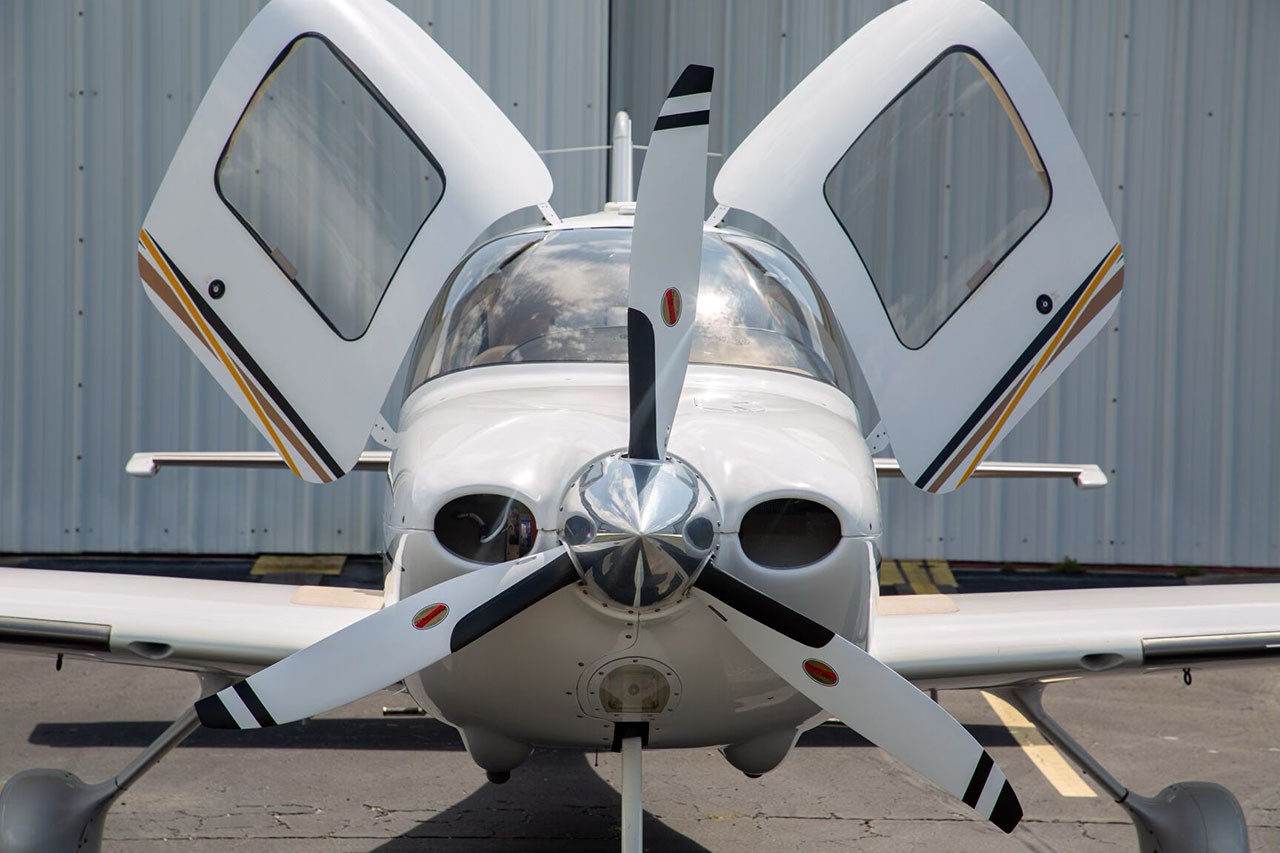 2004 Cirrus SR22-G2 — photo 3