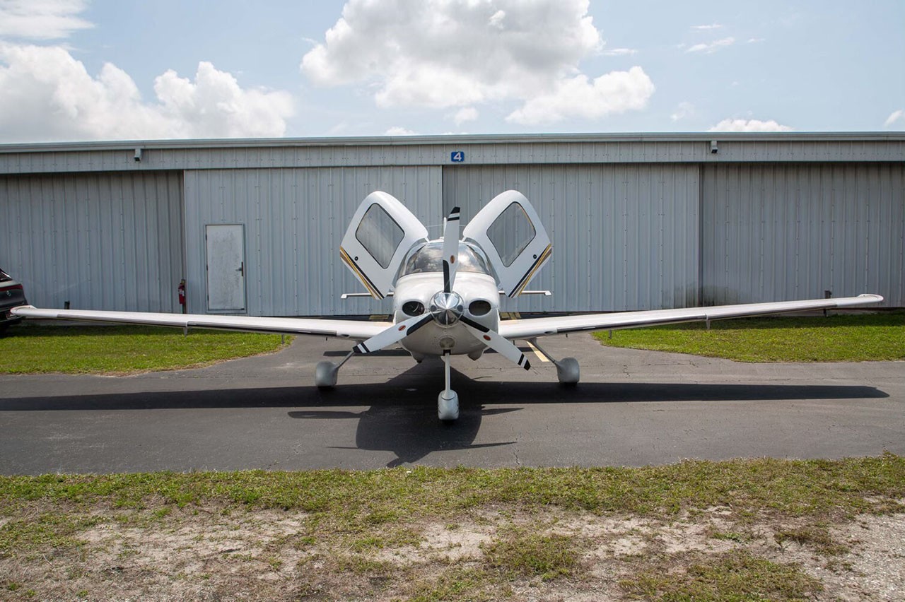 2004 Cirrus SR22-G2 — photo 4
