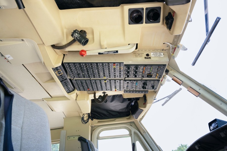 2001 Bell 412EP, photo 9