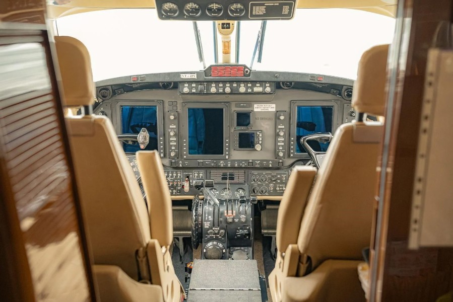 2010 Beechcraft Beech King Air B200 GT, photo 9