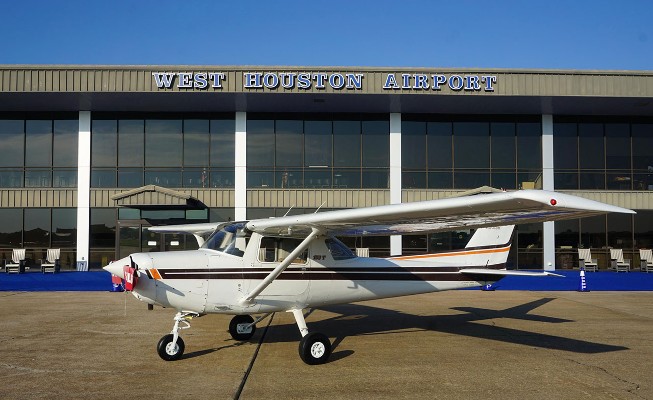 1981 Cessna 152 — photo 1