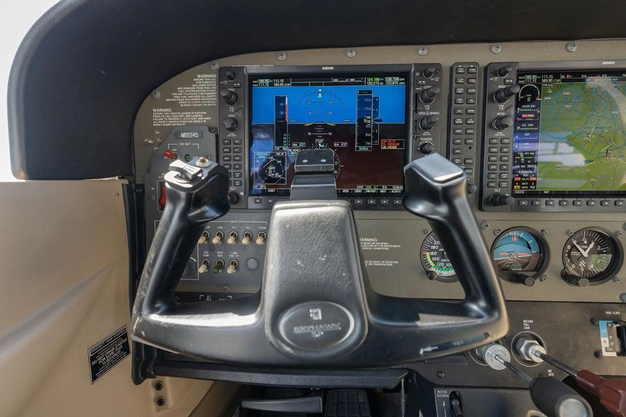 2008 Cessna 172S Skyhawk SP, photo 18