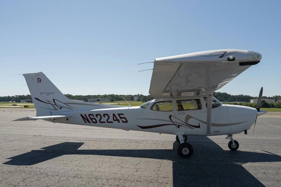 2008 Cessna 172S Skyhawk SP, photo 5