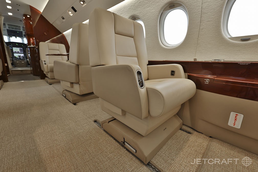 2005 Falcon 2000 — photo 5