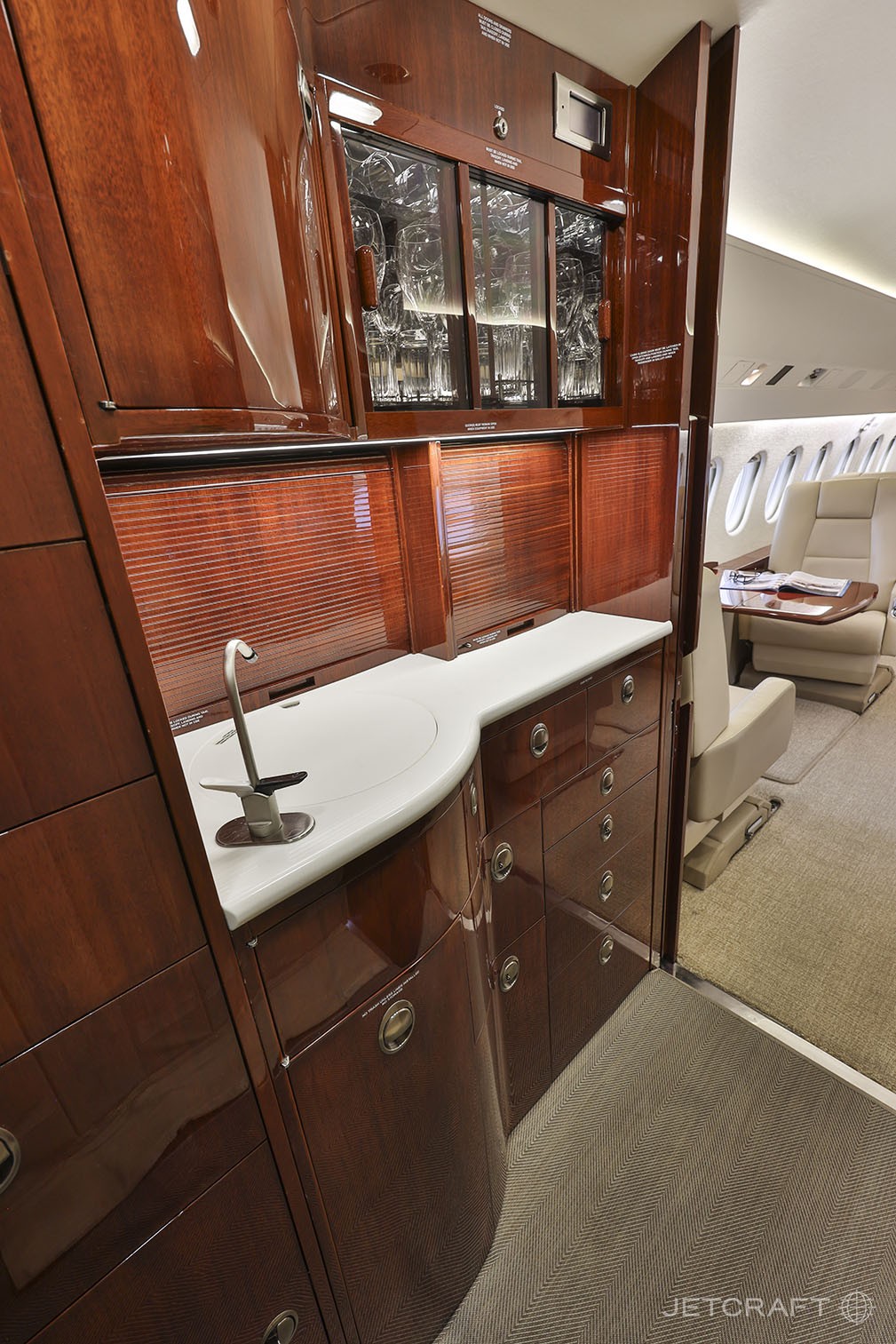 2005 Falcon 2000 — photo 6