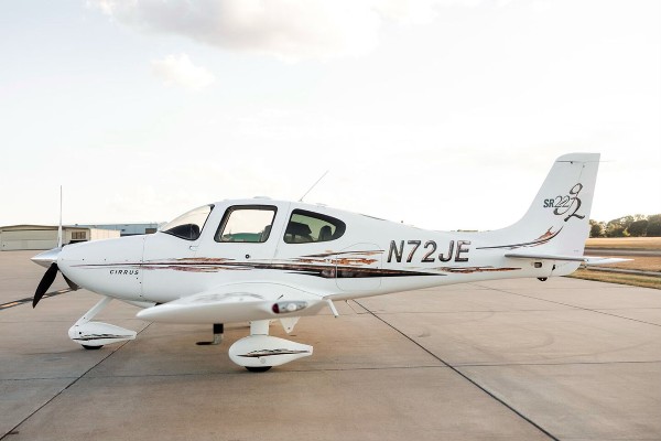 2005 Cirrus SR22-G2 — photo 1