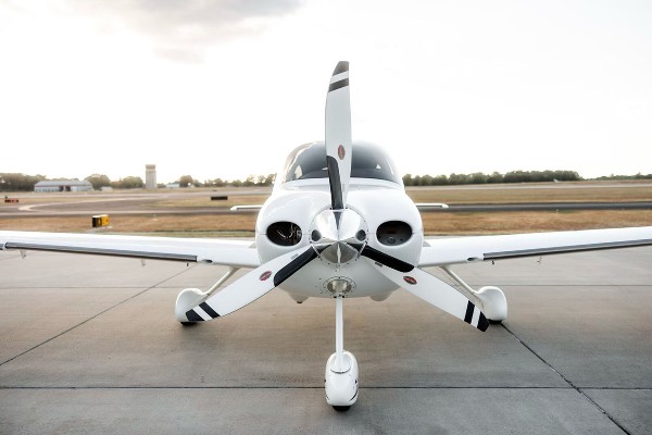 2005 Cirrus SR22-G2 — photo 4
