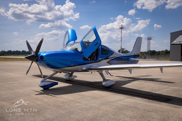 2025 Cirrus SR22T — photo 1