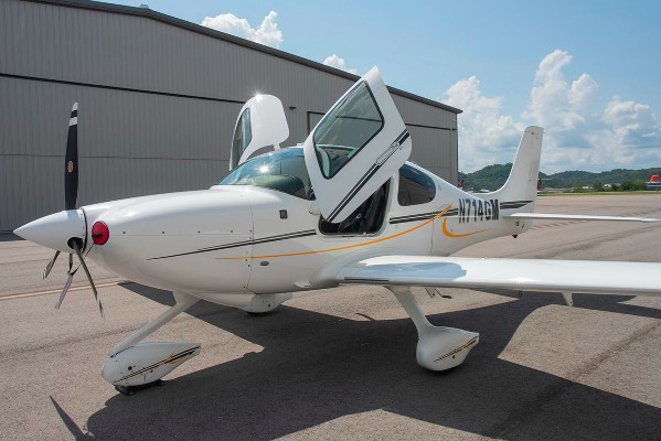 2019 Cirrus SR20 — photo 2