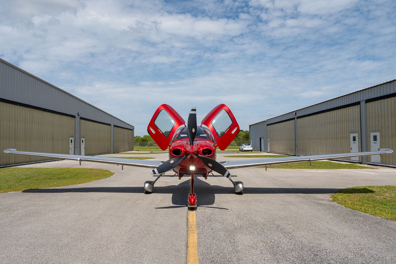 2025 Cirrus SR22-G7 — photo 4