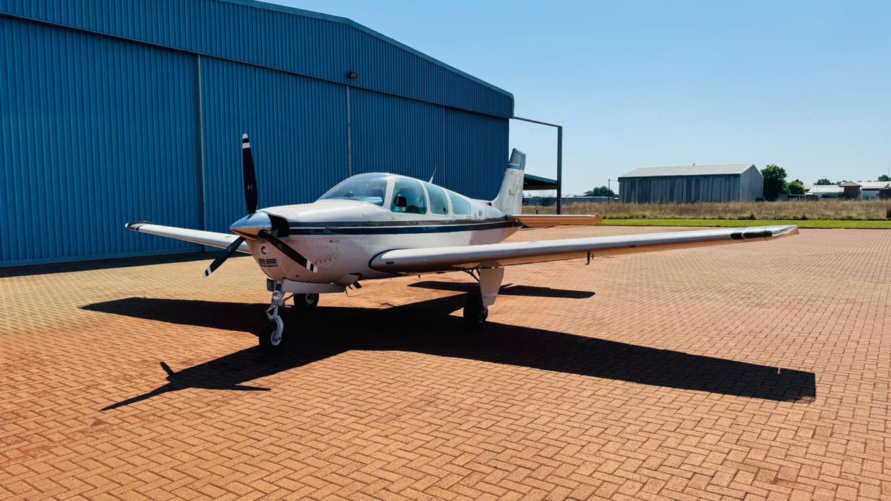 1989 Beech Bonanza F33A Bonanza F33A 3
