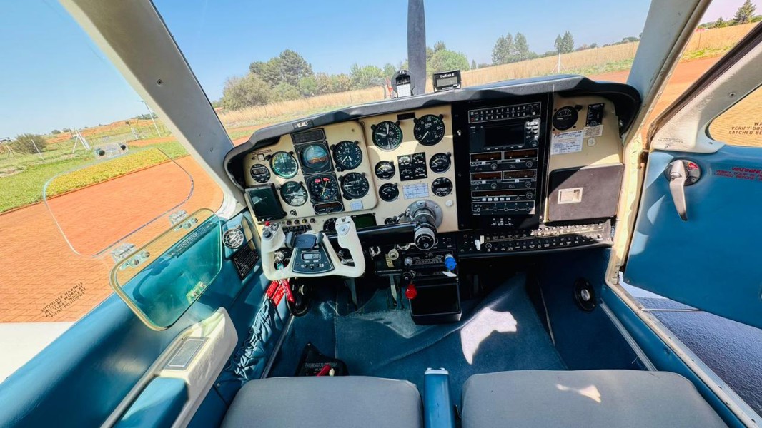 1989 Beechcraft Beech Bonanza F33A Bonanza F33A, photo 7