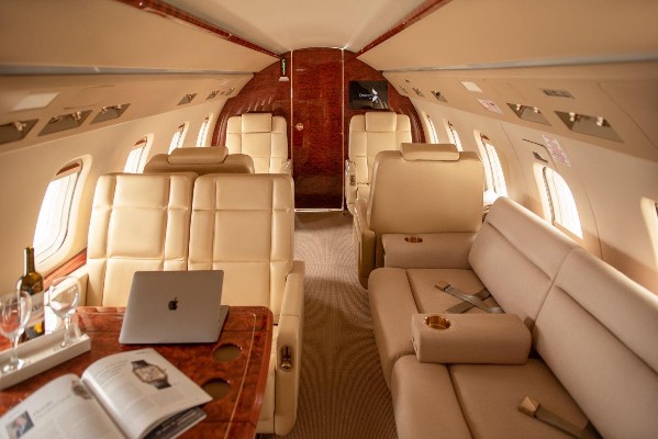1997 Bombardier Challenger 604 — photo 3
