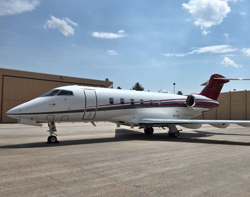 2005 Bombardier Challenger 300 — photo 1