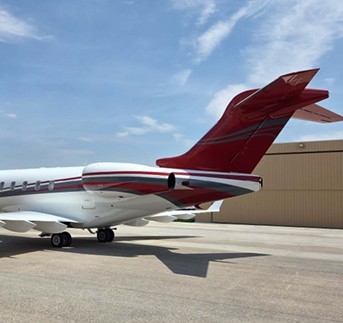 2005 Bombardier Challenger 300 — photo 2
