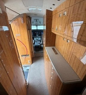 2005 Bombardier Challenger 300 — photo 3
