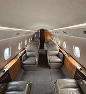 2005 Bombardier Challenger 300 — photo 4